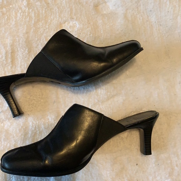 Mules - Picture 2 of 4